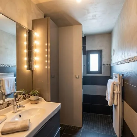 Holiday home Maison Independante Climatisee A Deux Pas Des Plages, Confort Et Detente Assures