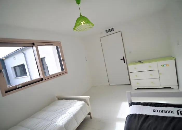 Maison Independante Climatisee A Deux Pas Des Plages, Confort Et Detente Assures 鲁瓦扬