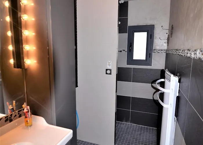 Maison Independante Climatisee A Deux Pas Des Plages, Confort Et Detente Assures * 鲁瓦扬