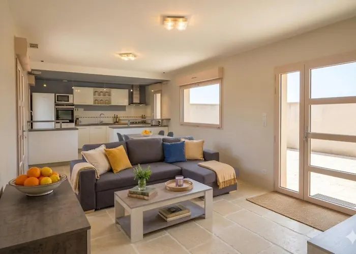 Maison Independante Climatisee A Deux Pas Des Plages, Confort Et Detente Assures